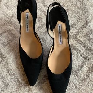Carolyns Manolo Blahnik  Black Heels 40 1/2